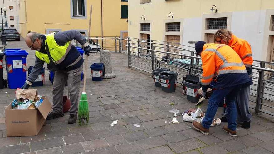 Foto, video e sanzioni a chi abbandona i rifiuti a Livorno: il piano di Aamps e Comune