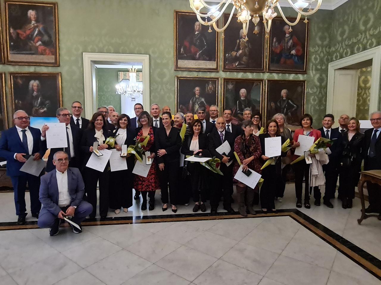 Nell’isola brillano 24 nuove Stelle al merito: ecco tutti i nomi insigniti dal capo dello Stato Sergio Mattarella