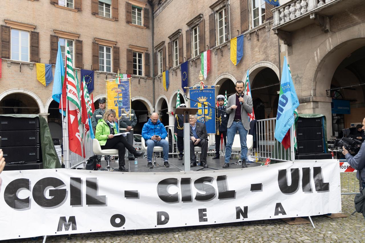 Primo Maggio, Piazza Grande Gremita per il comizio dei sindacati