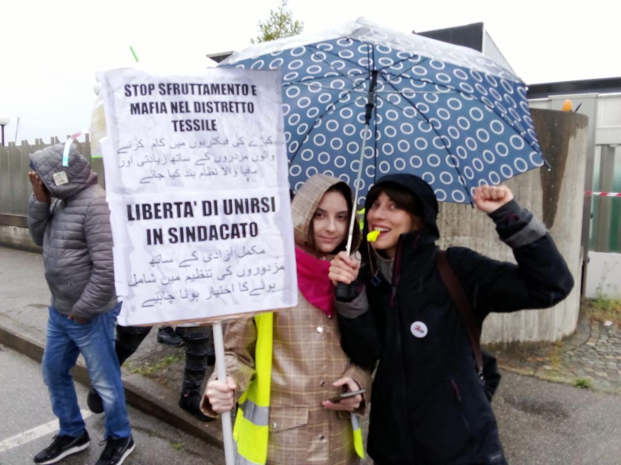 
	La manifestazione del Si Cobas al Macrolotto di Prato


