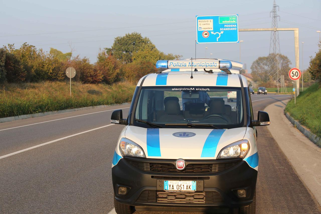 Centrato dal camion del latte, muore agricoltore di 69 anni