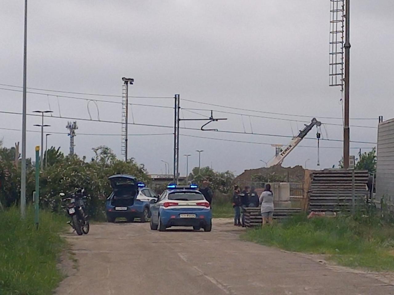 Ferrara, quarantenne trovato morto vicino alla sua auto