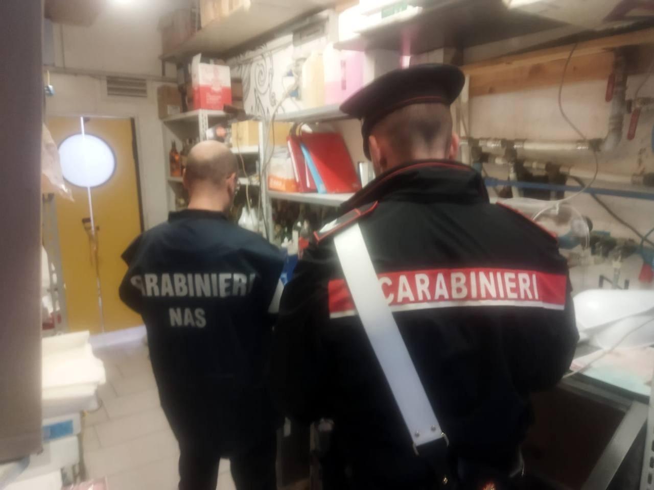 Copparo, negozio sporco e poco curato: il titolare 58enne finisce nei guai