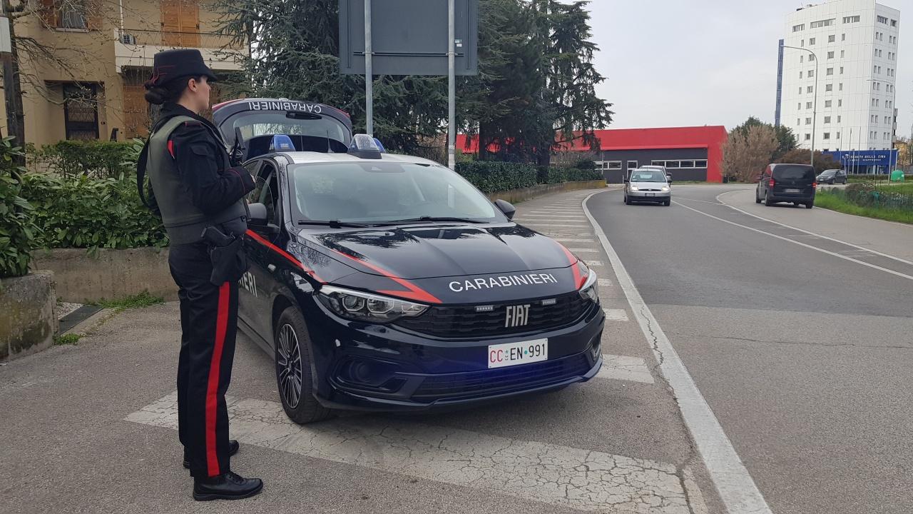 Cento, picchiata sul posto di lavoro: arrestato l’ex