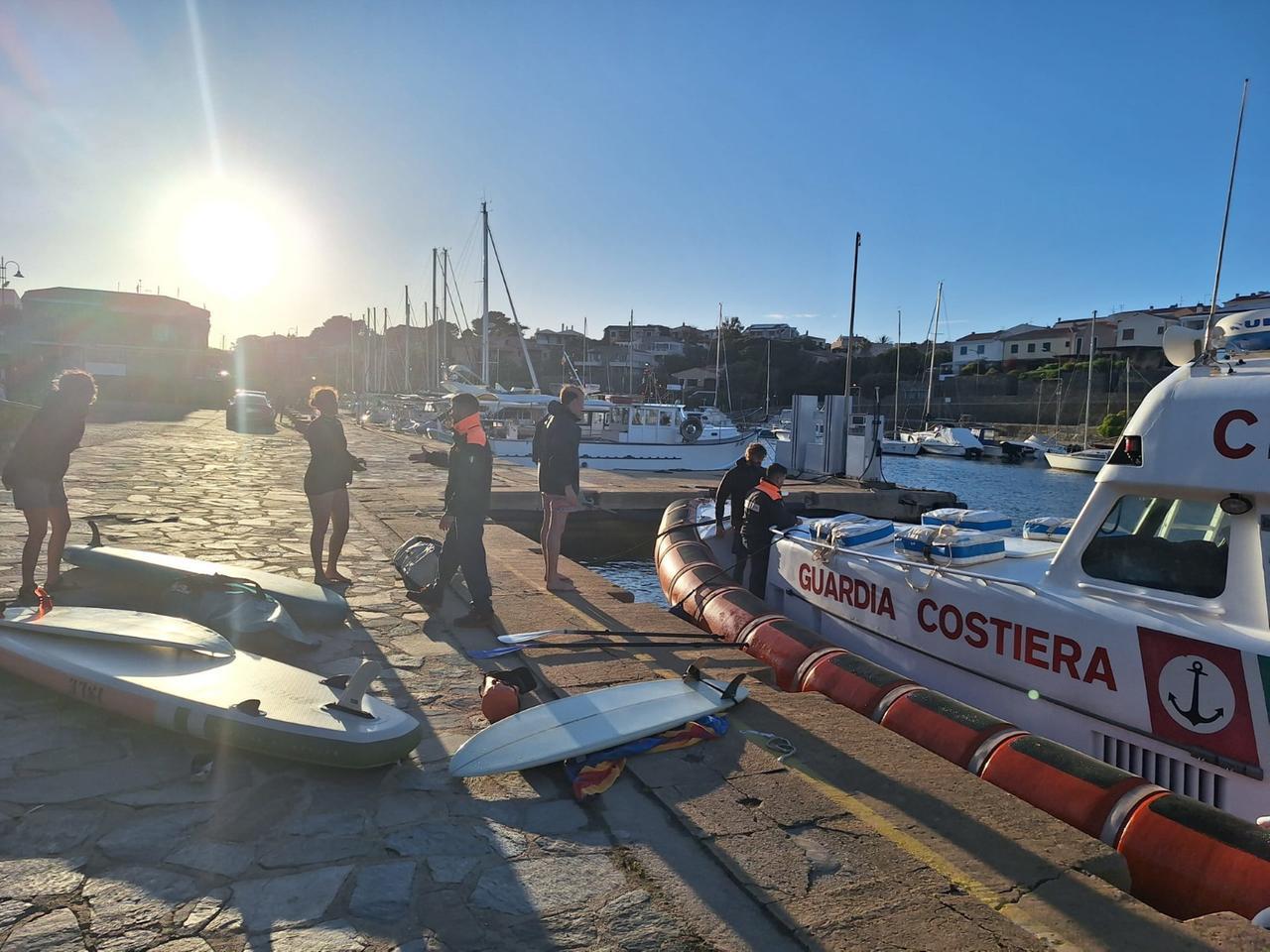 Porto Torres, si rifugiano sull’isola Piana a causa del maltempo: 4 diportisti salvati dalla Guardia costiera