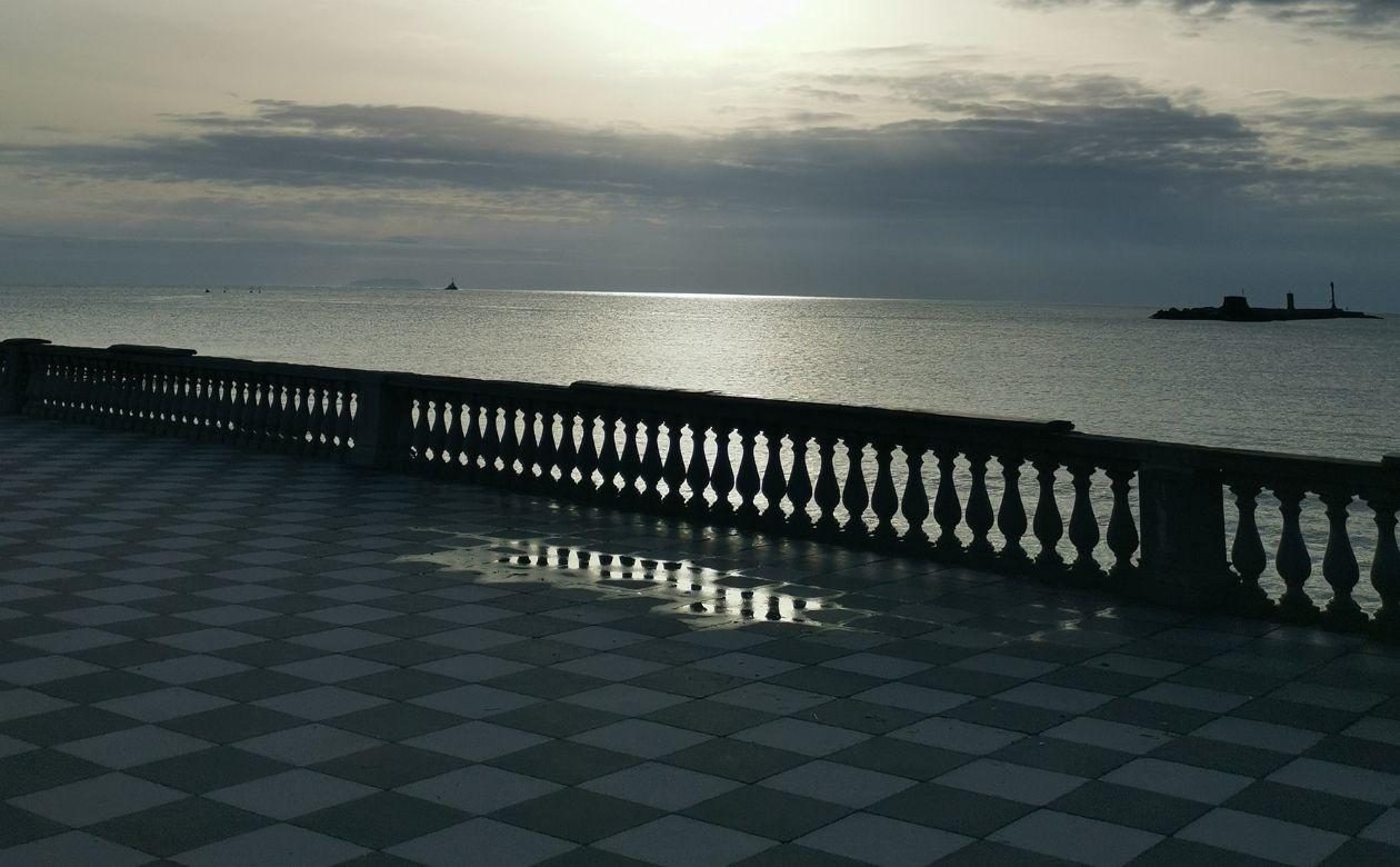 Livorno e la sua meravigliosa Terrazza, anche con la pioggia: clic di Marco Santinelli