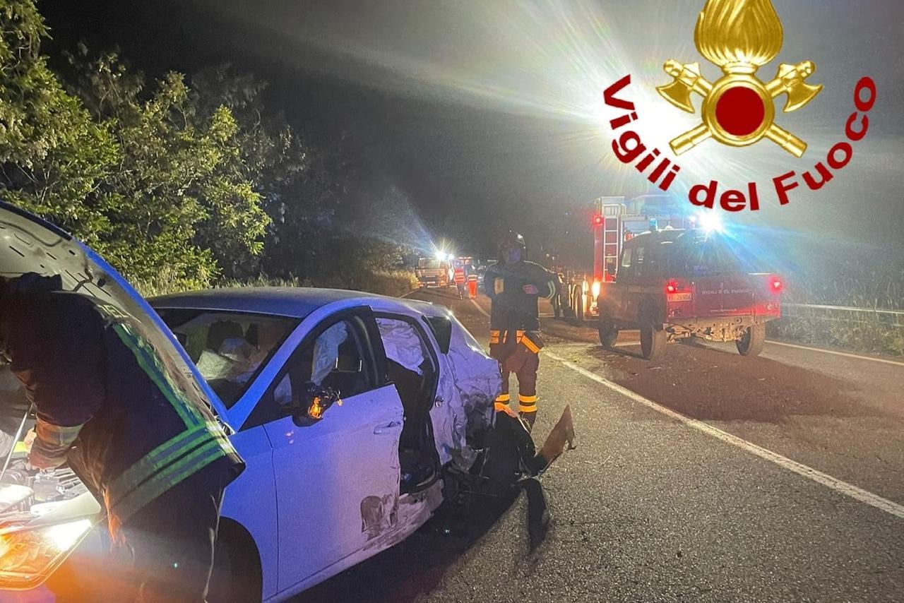 Scontro frontale sulla strada per Ozieri: quattro feriti