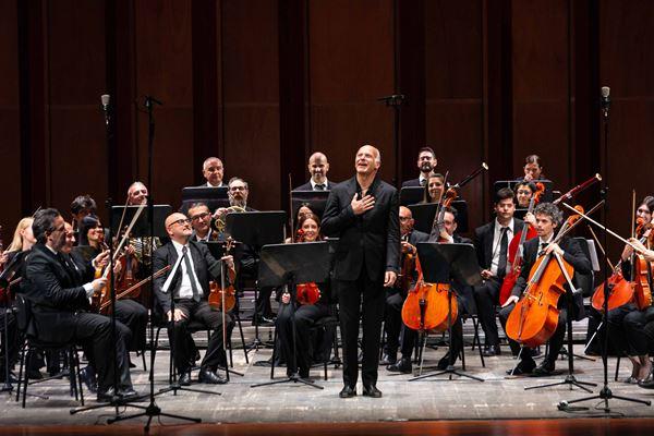 
	Massimo Quarta con l'orchestra De Carolis&nbsp;

