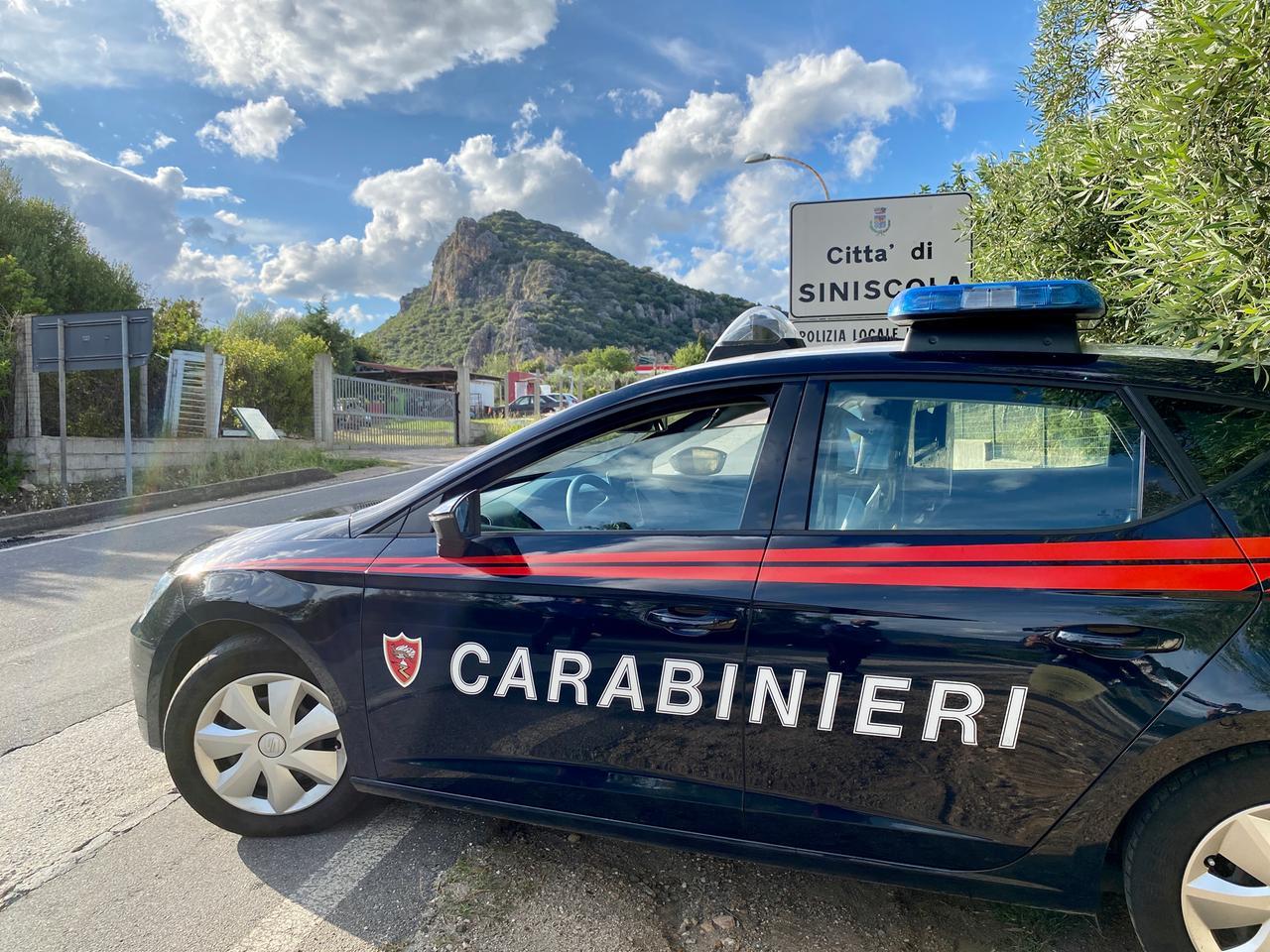 
	Una pattuglia dei carabinieri a Siniscola

