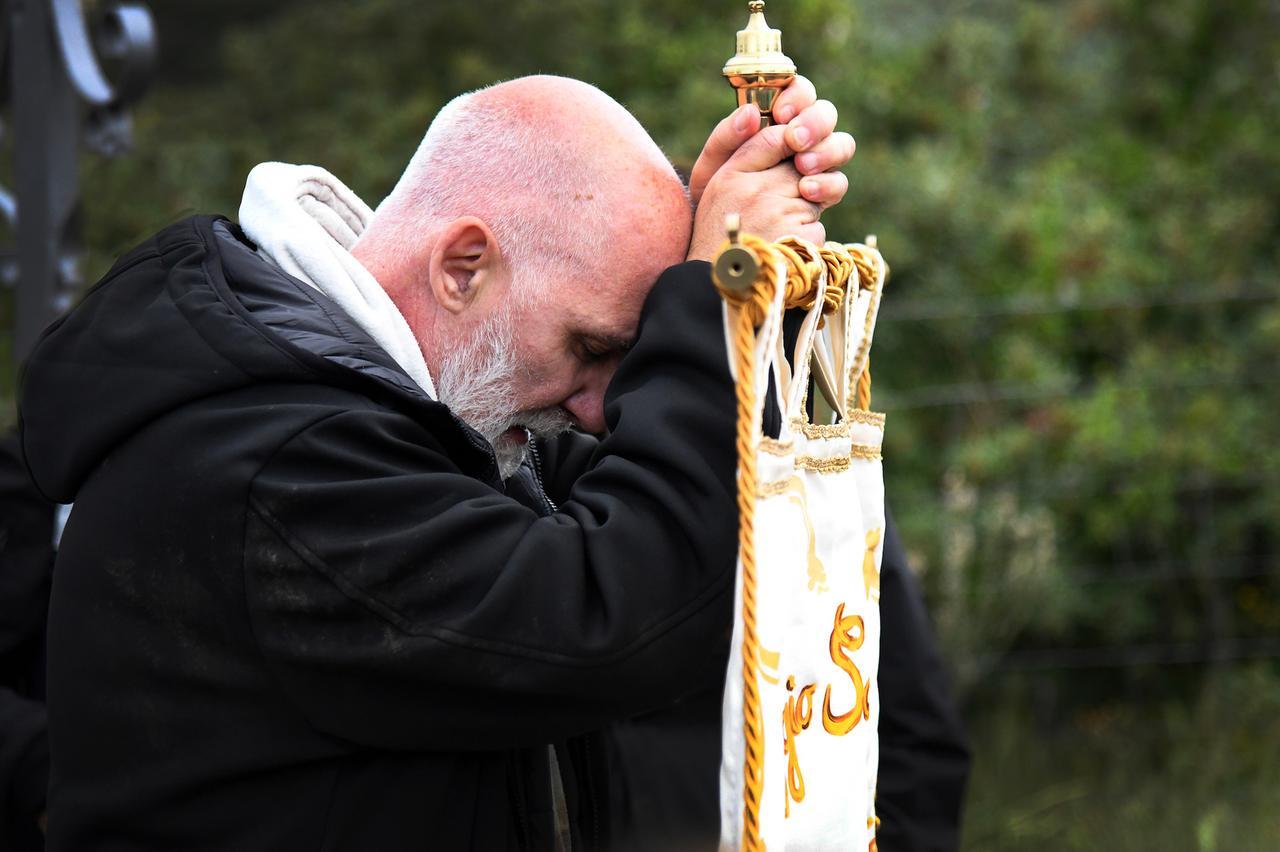 
	Paolo Ladu, il pellegrino scalzo di Santu Frantziscu (foto Massimo Locci)

