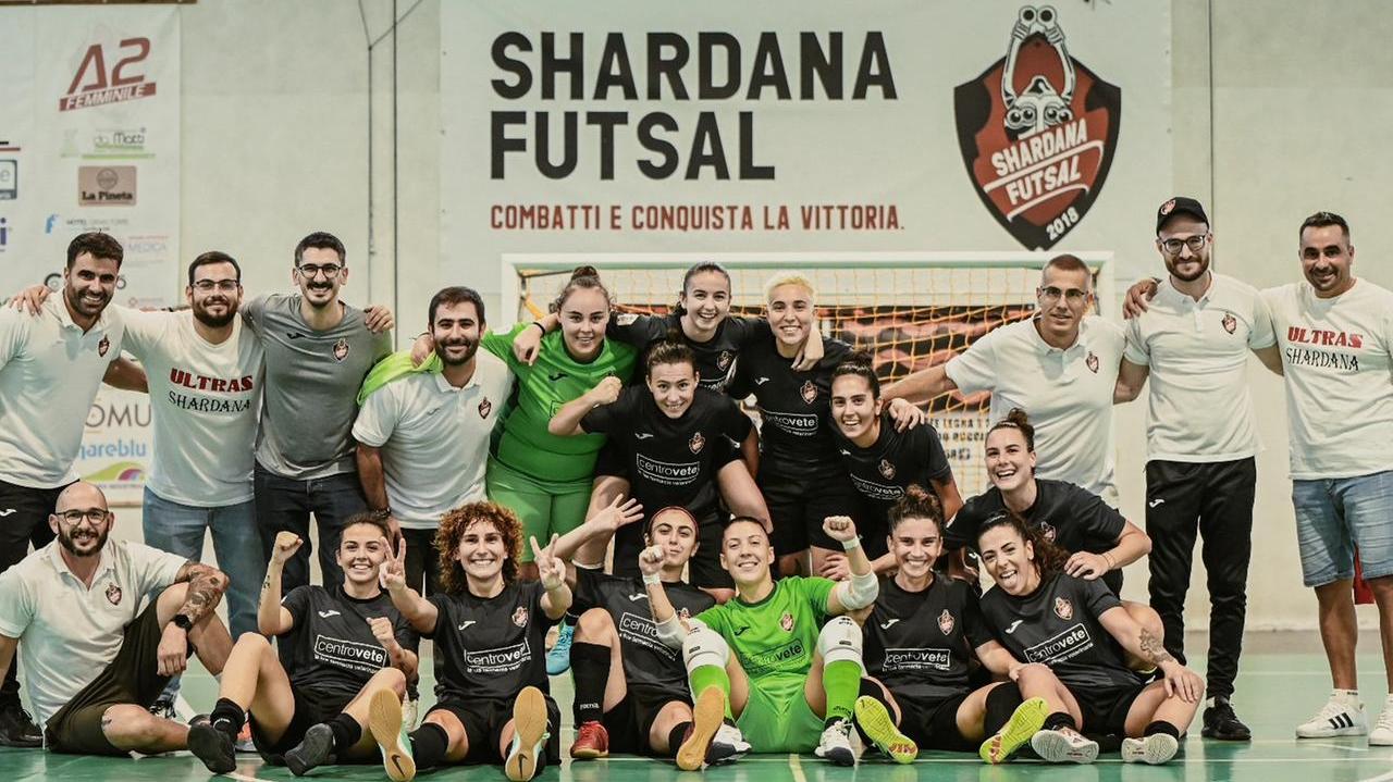 
	Ragazze, staff e dirigenza dello Shardana Futsal

