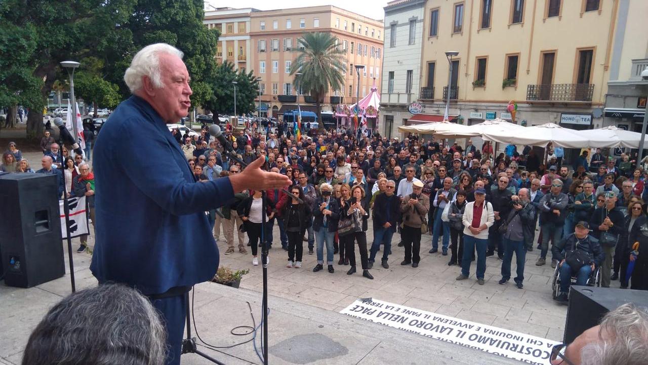 Cagliari Michele Santoro in Piazza Garibaldi