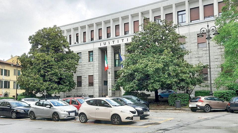 Parcheggi a Pisa, in zona Tribunale via libera ai residenti dalle 14