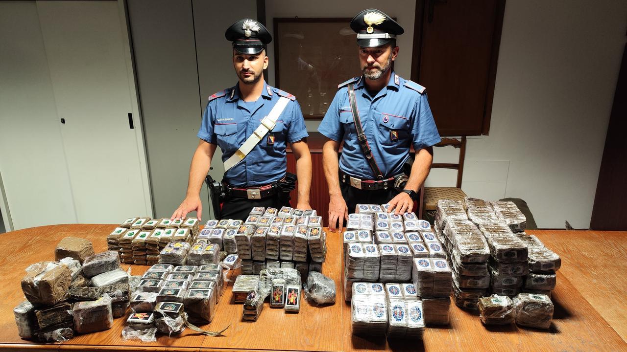 Altopascio: organizza una rapina a un’anziana per debiti di droga