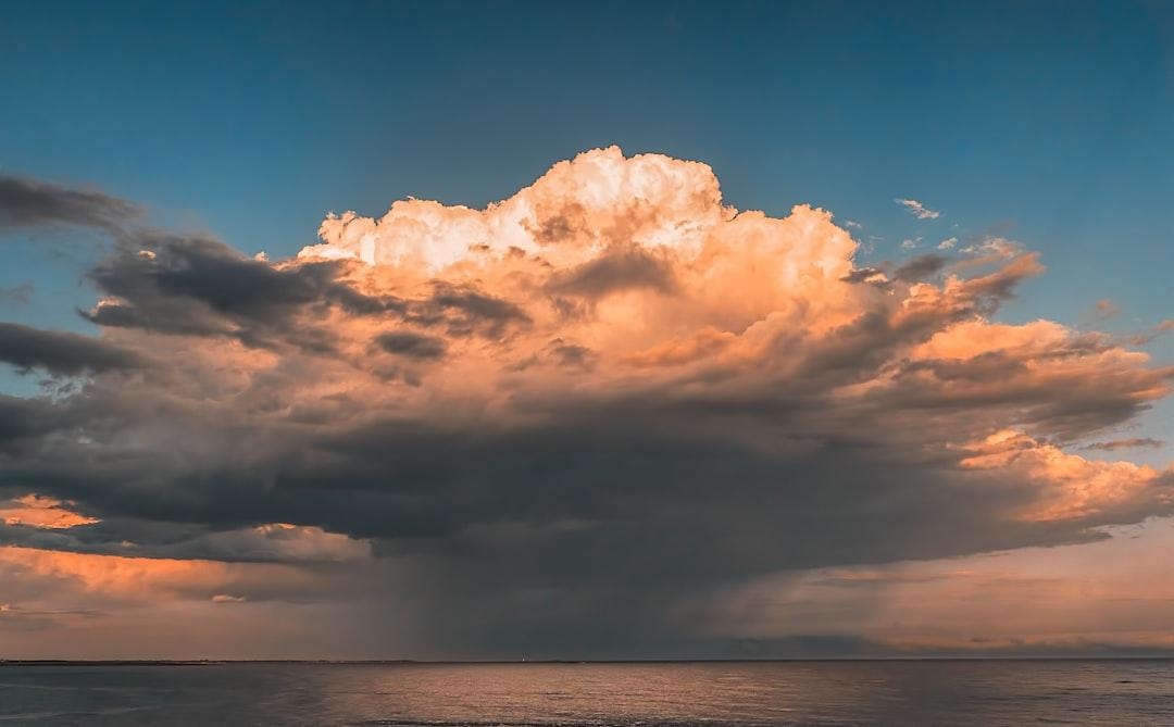 Meteo in Toscana, la tregua del fine settimana prima del ritorno di pioggia e temporali: la previsione