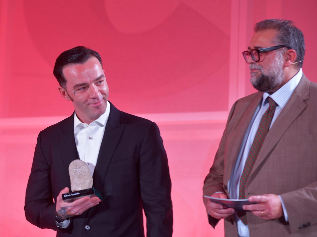 Salmo: «Sto realizzando un documentario sui 60 anni di storia della Costa Smeralda»