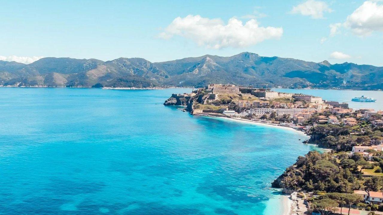 Mare in Toscana, dov'è l'acqua più pulita? Le zone migliori per fare il bagno e quelle in cui è vietato