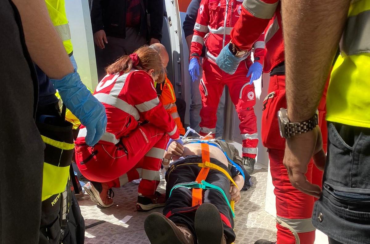 Passeggero in arresto cardiaco: volo per Basilea dirottato a Olbia