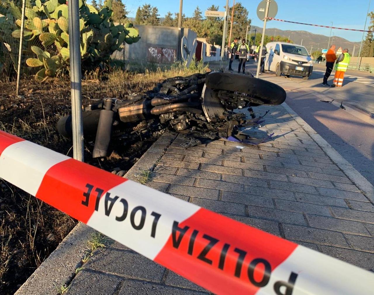 
	L'incidente in cui ha perso la vita il 22enne di Sinnai (foto Mario Rosas)


