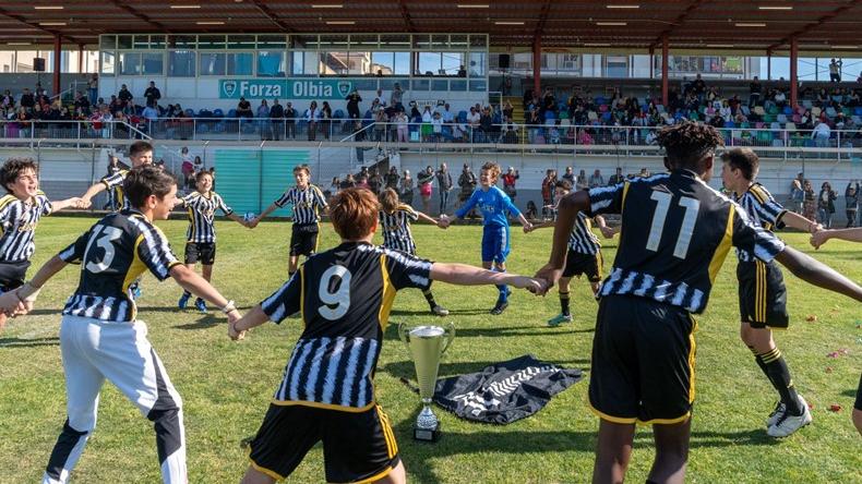 Calcio, il primo Trofeo Città di Olbia va alla Juventus