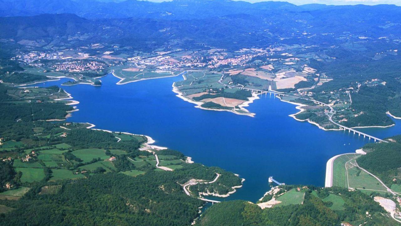 
	Una veduta del Lago di Bilancino

