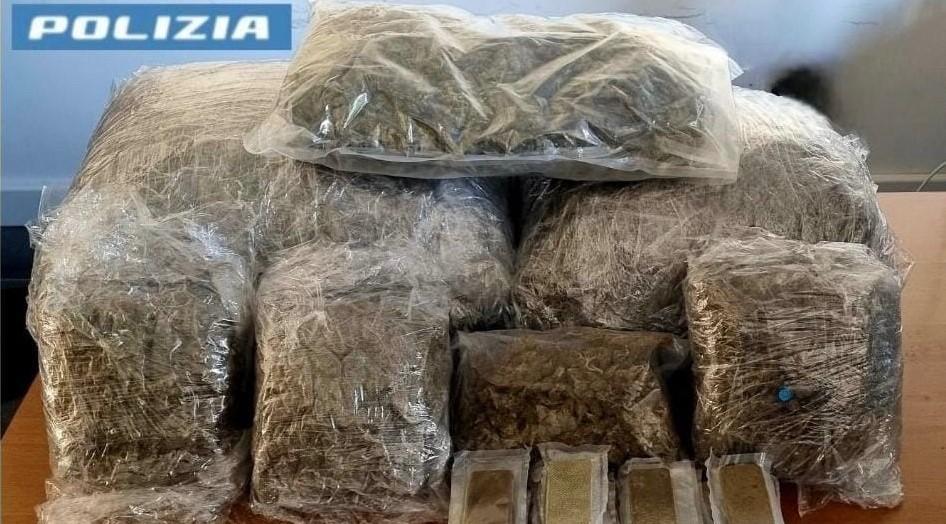 Nel garage dodici chili di marijuana, arrestato un 55enne a Quartu