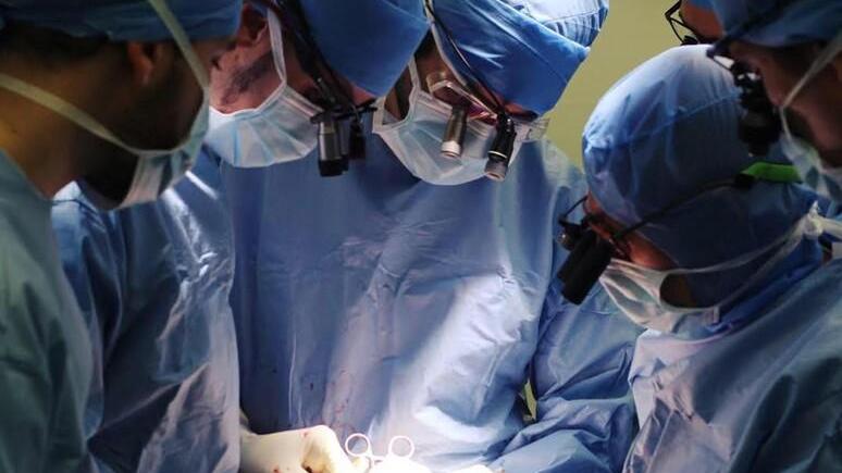 Sassari, edema e arresto cardiaco dopo l’intervento: tre chirurghi prosciolti dal gip