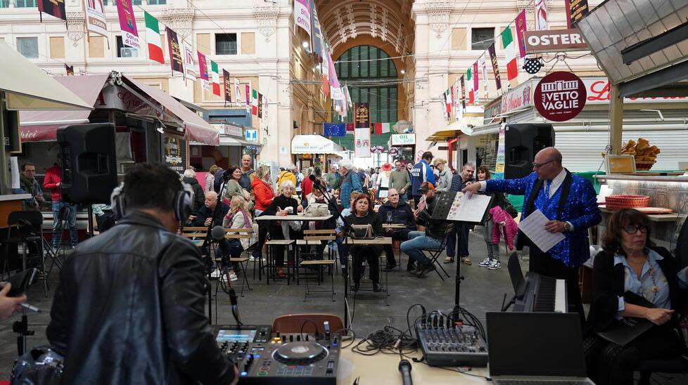 Esperimento riuscito: a Livorno la maxi accoglienza per i croceristi è un successo. «Il primo settembre si replica»