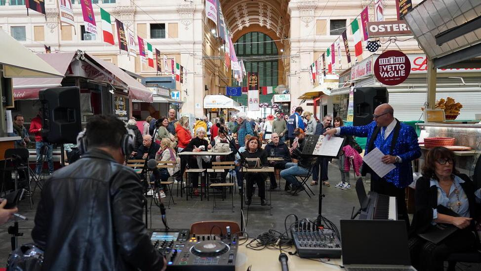 Esperimento riuscito: a Livorno la maxi accoglienza per i croceristi è un successo. «Il primo settembre si replica»