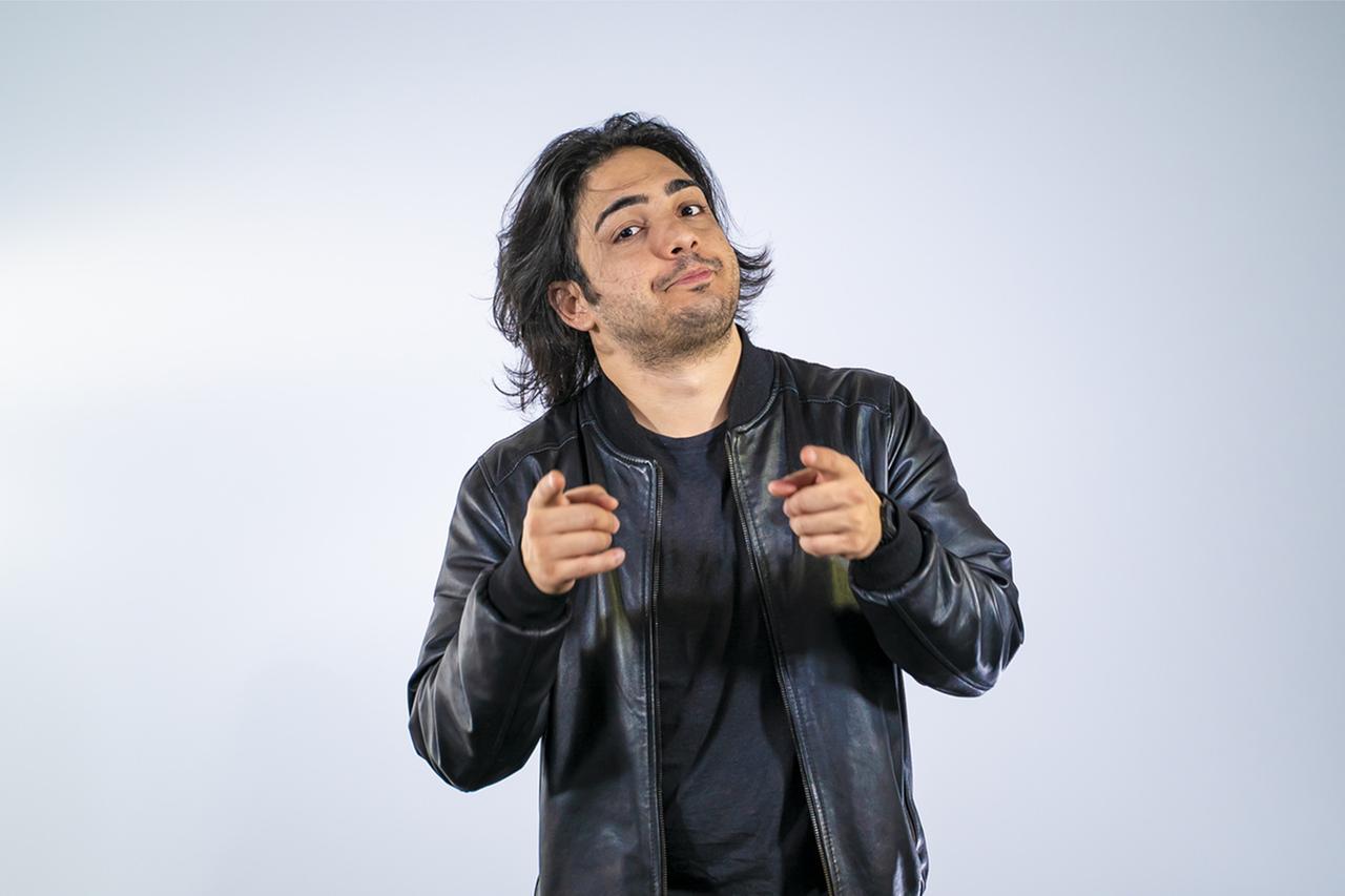 Max Angioni in Toscana: lo show, il rapporto con Paolo Ruffini e il sogno di una casa speciale
