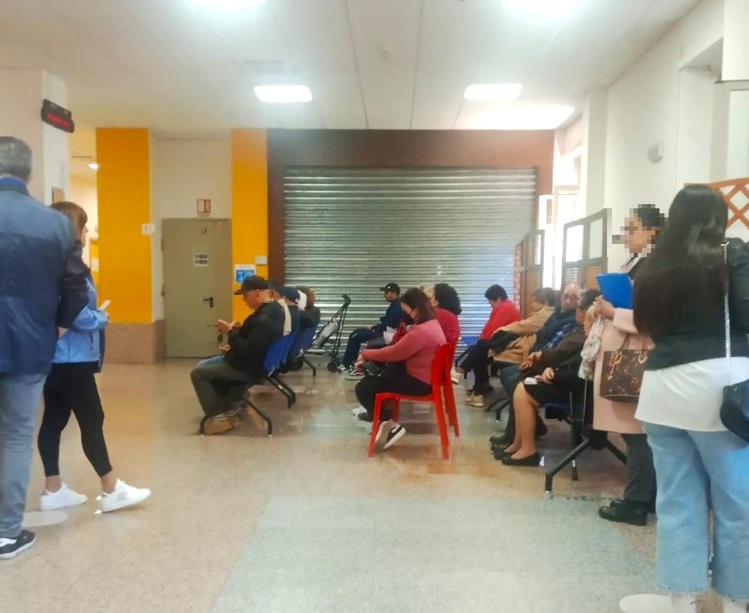 Tempio cittadini in attesa per il pagamento del ticket sanitario