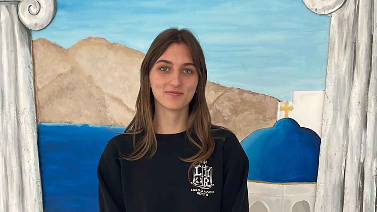 Olimpiadi delle lingue, Gaia è in finale: la studentessa di Carrara rappresenta la Toscana ai nazionali di greco e latino