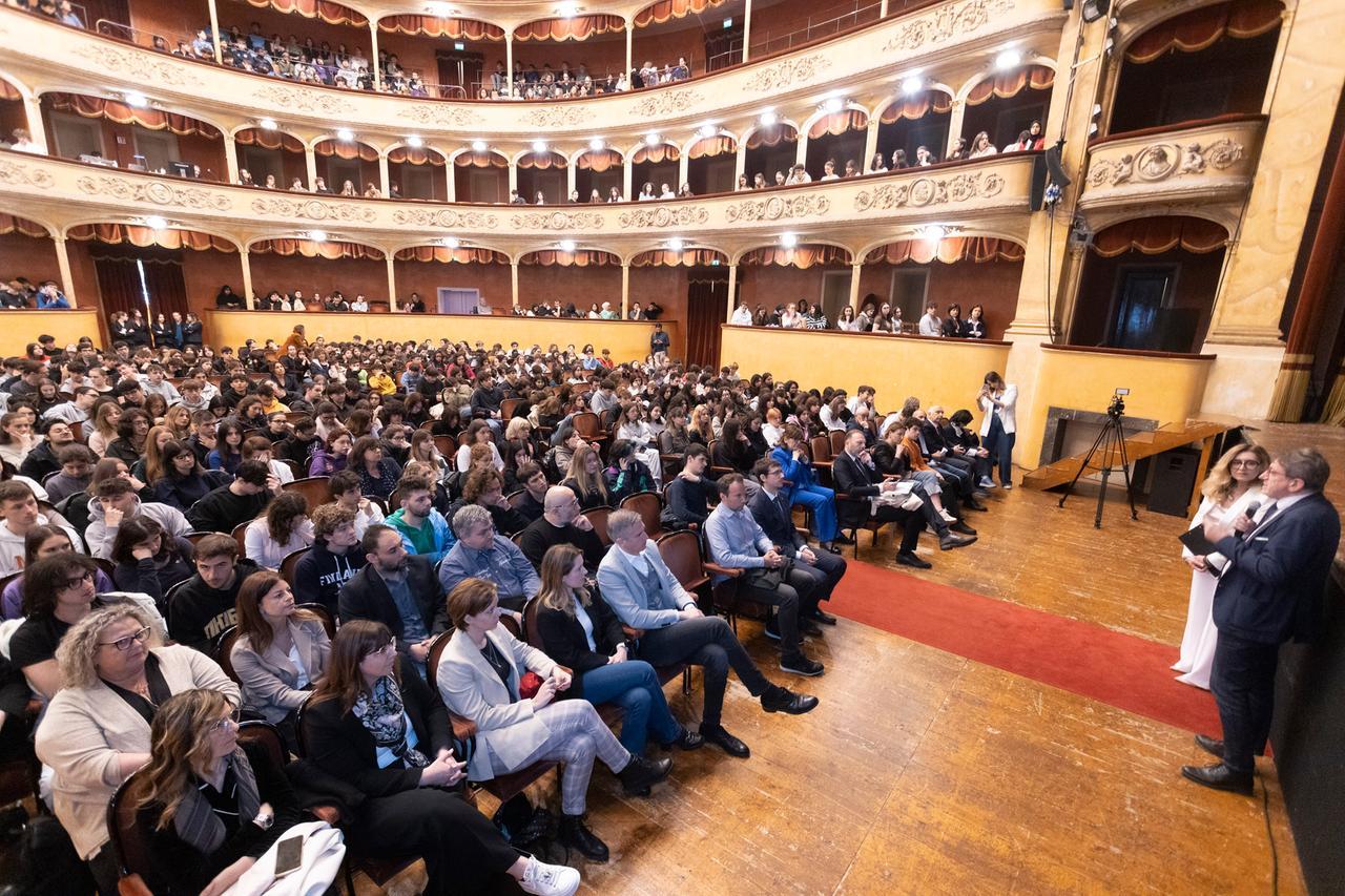 Storchi esaurito per la festa di Scuola2030, il progetto della Gazzetta di Modena