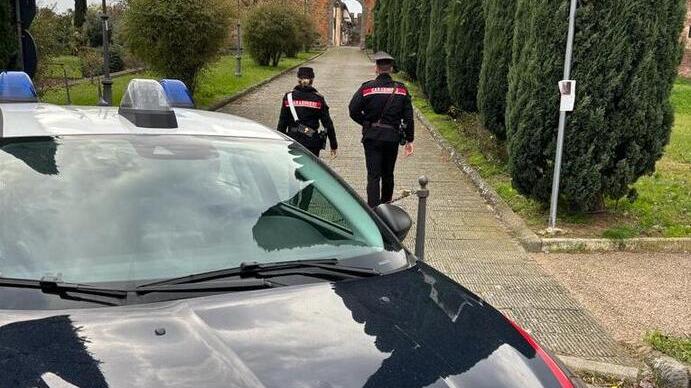 Porcari, minorenne controllato in strada aveva un etto di hashish: arrestato<br>