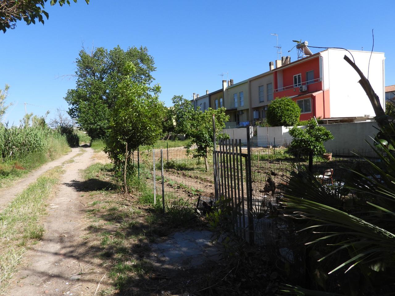 
	Il retro delle case di via Verga (foto fgp)

