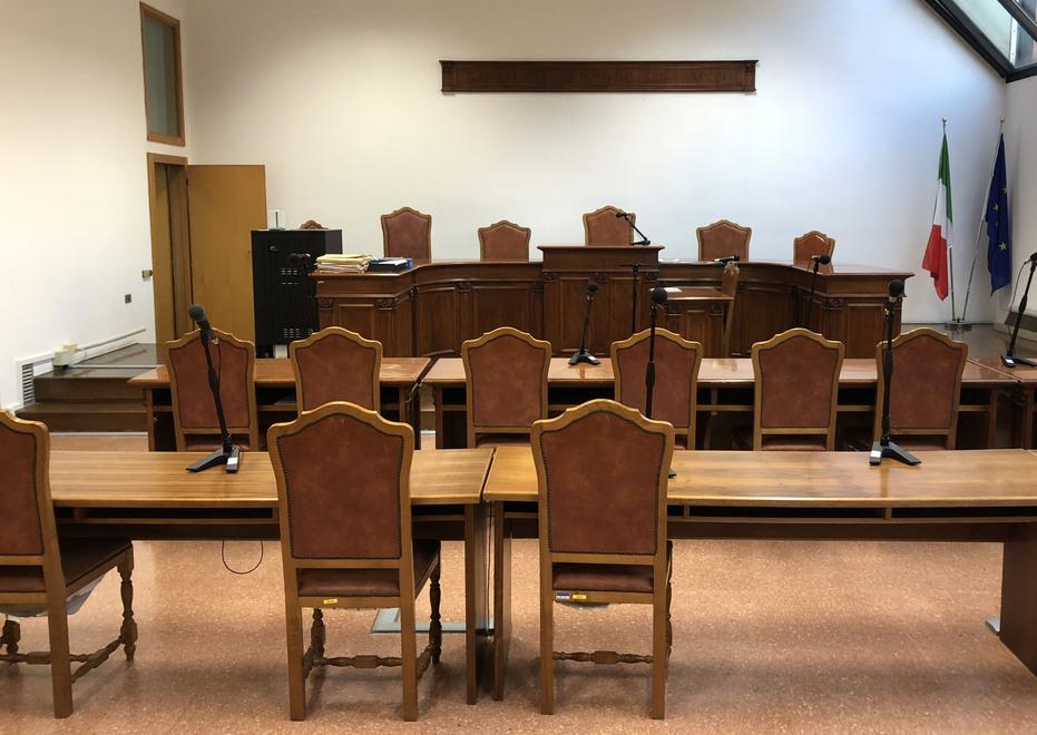 Ferrara, nonno perseguitava una maestra: «Così ci ha rovinato l’esistenza»