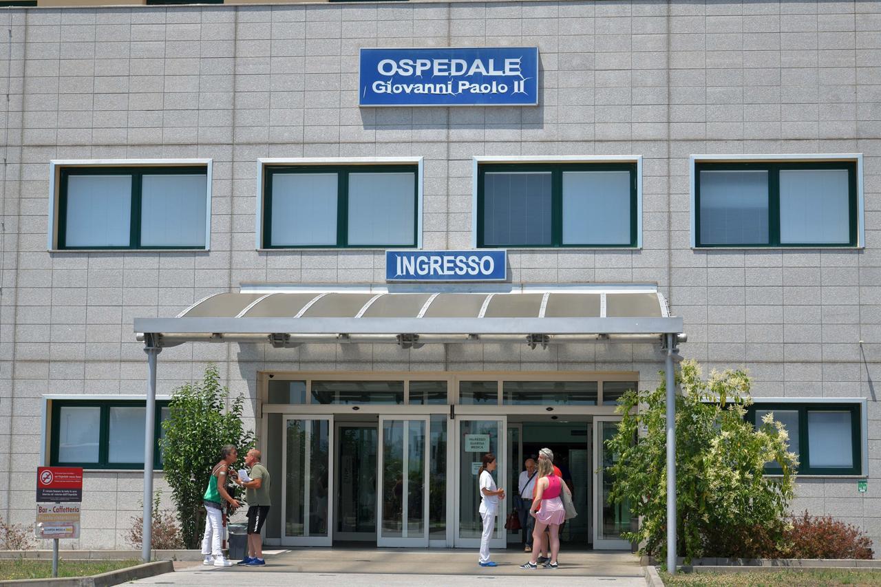 Olbia, in ospedale manca il personale: salta la radioterapia