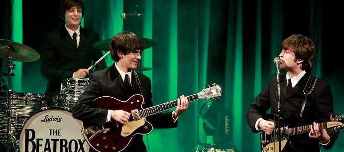 A Ferrara risate, cronaca e musica: ultimi fuochi al Nuovo