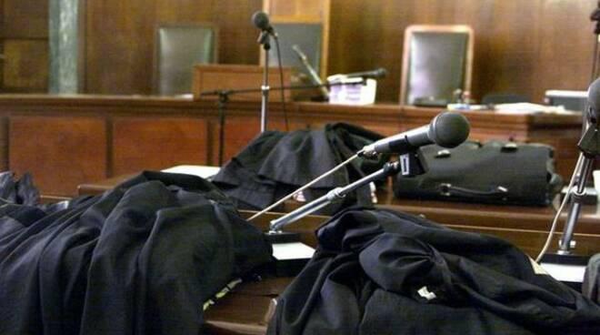 Prato, molestava la figlia della compagna: condannato