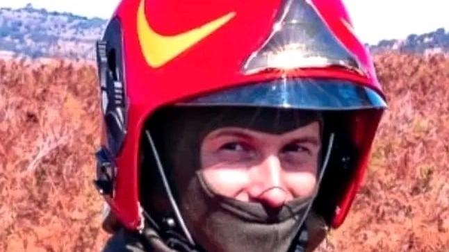 Morto in ospedale il forestale intossicato mentre spegneva un incendio