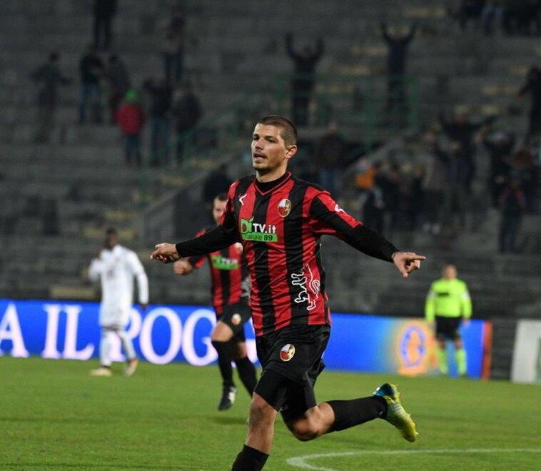 La Lucchese pensa al mercato: occhi aperti sui playoff di serie C 