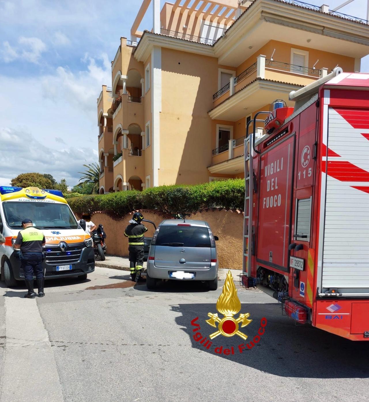 Alghero, scontro fra auto e moto: 3 persone in ospedale per accertamenti
