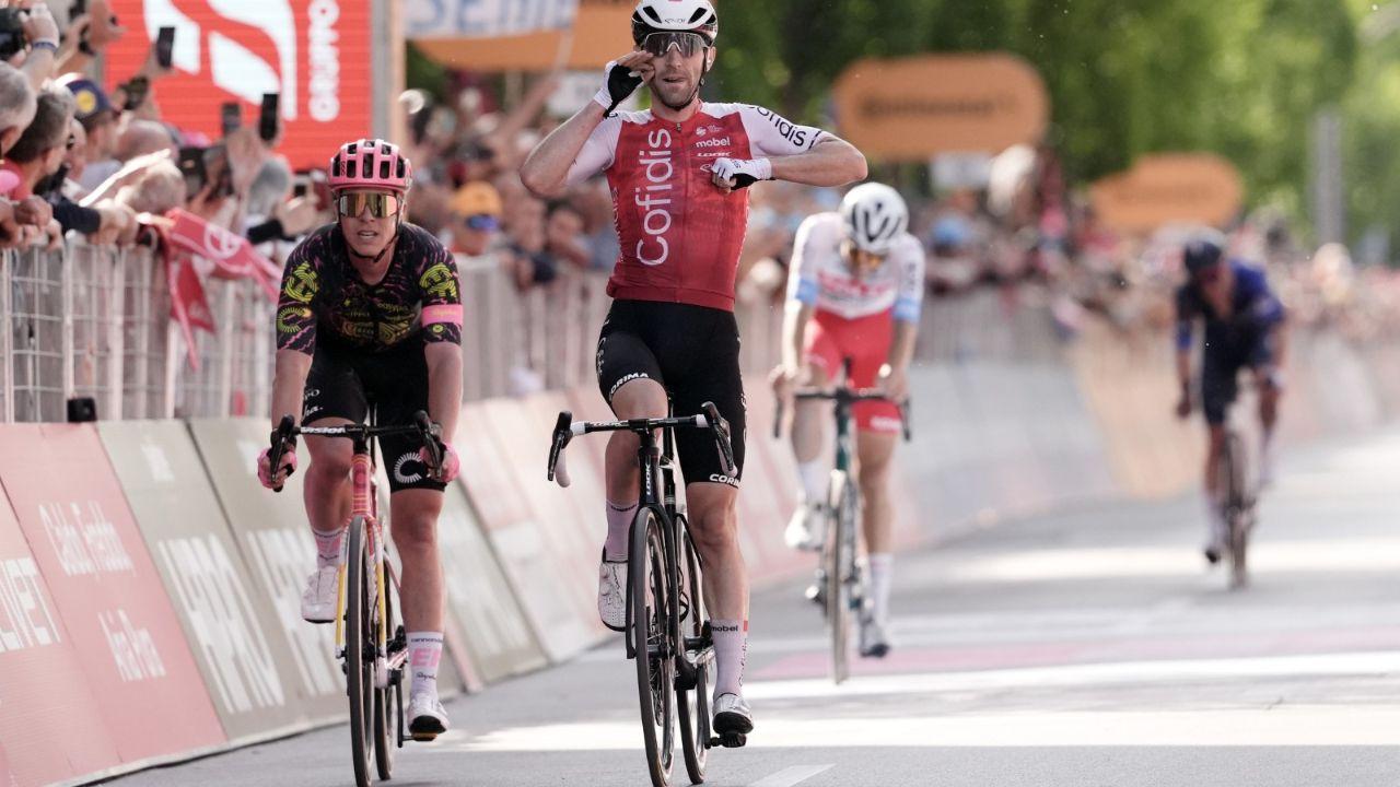 
	Benjamin Thomas all'arrivo della quinta tappa del Giro d'Italia a Lucca&nbsp;

