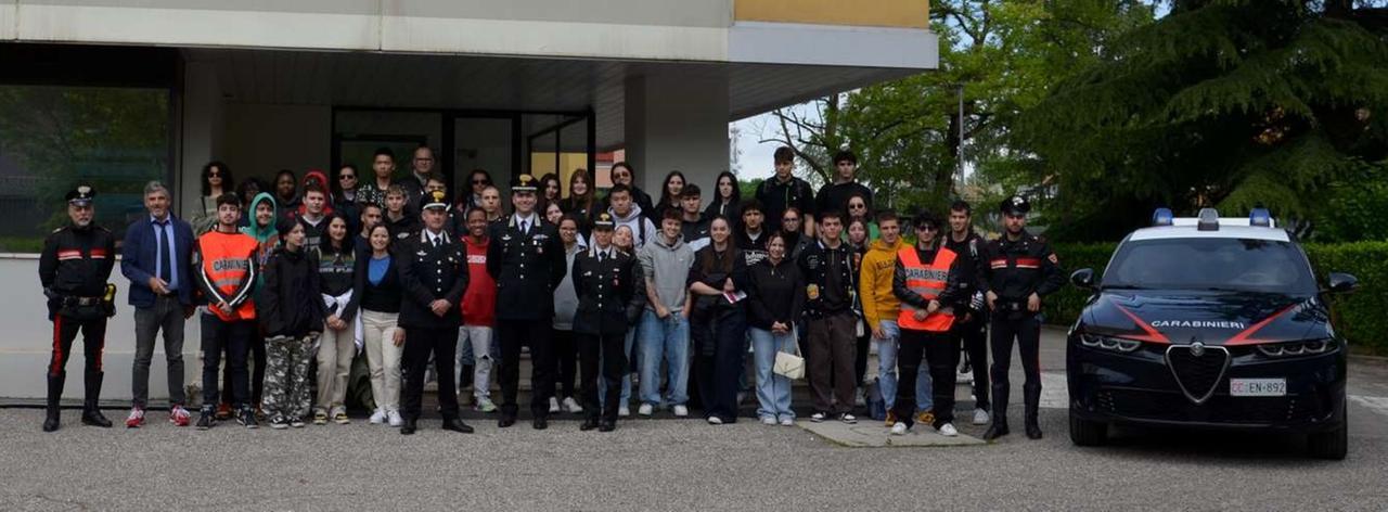 Carabinieri con le scuole Vergani e Einaudi di Ferrara