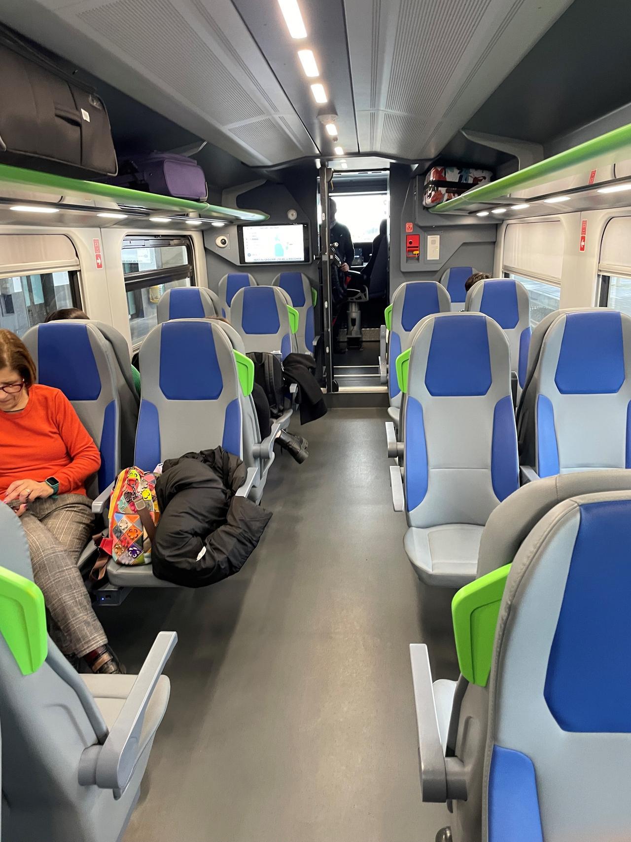 Un altro treno ibrido Blues sui binari dell’isola