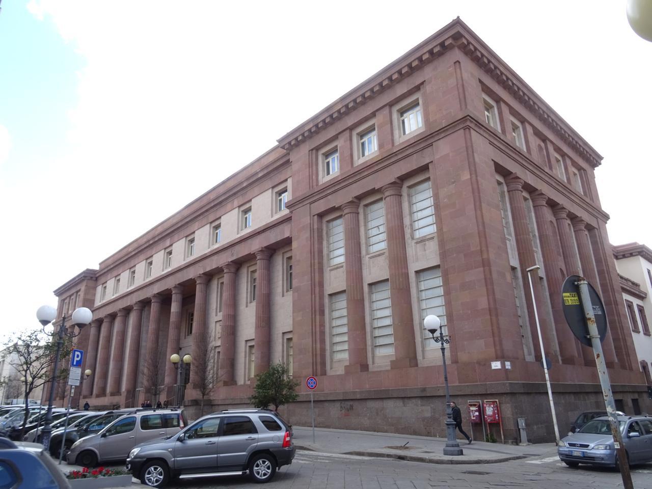 A Sassari rapina la madre e la trascina per strada: arrestato un 27enne