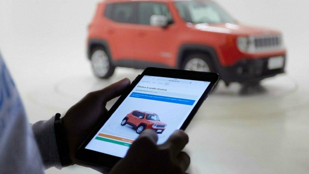 Prato, truffe online sulla vendita di auto: quattro arresti