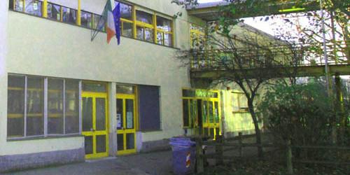 Modena, mangiano pomodorini a scuola: trenta bambini accusano malori<br type="_moz" />
