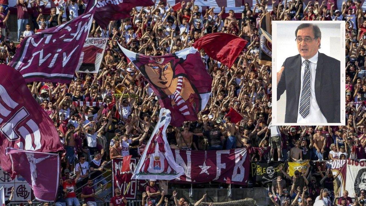 
	La curva del Livorno e nel riquadro Andrea Locatelli

