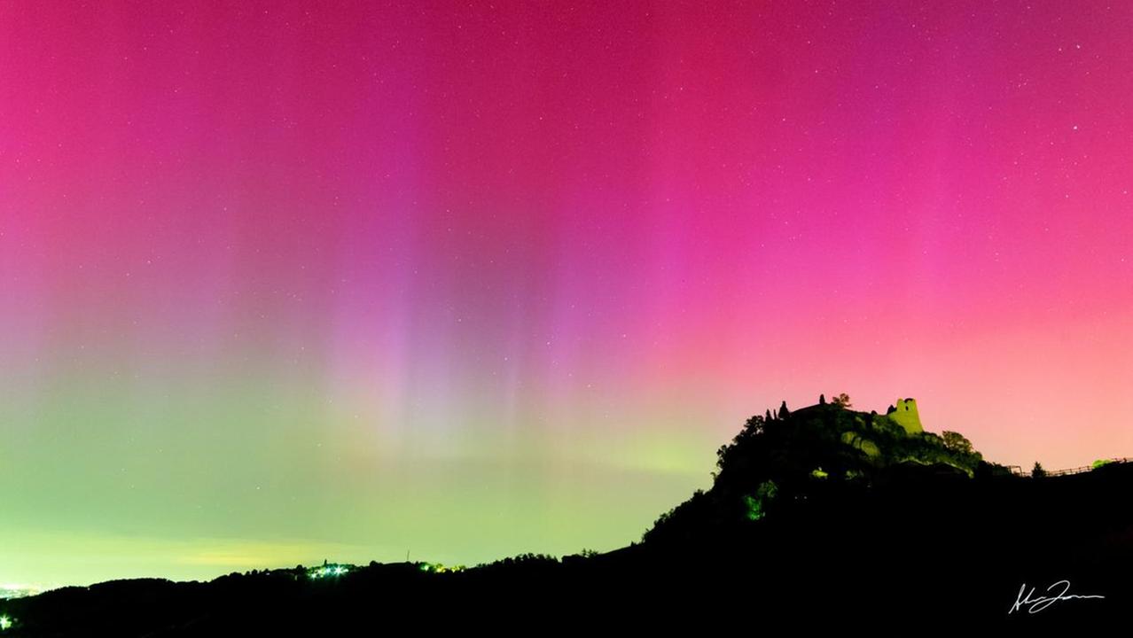 Il bellissimo scatto sulla rupe di Canossa di Alberto Vezzani condivisa sui social